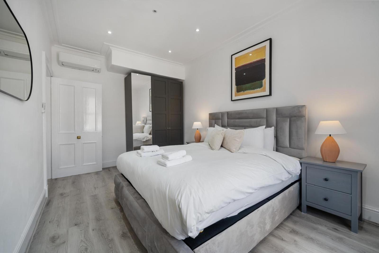 Eee Apartment Лондон Екстериор снимка